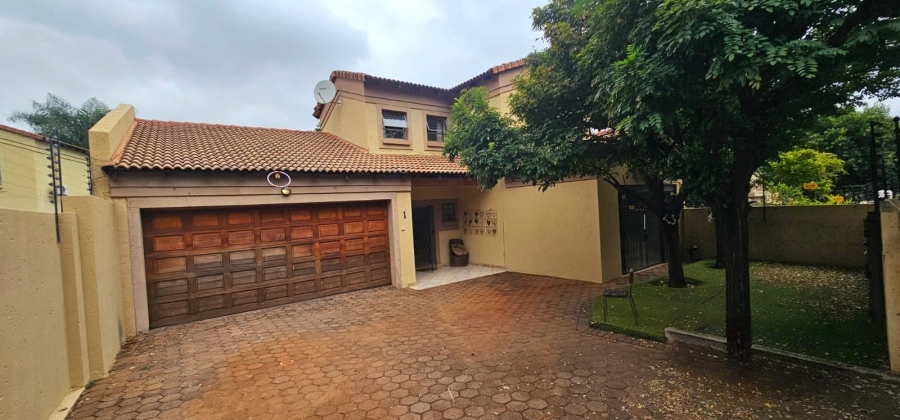 3 Bedroom Property for Sale in Safari Gardens North West